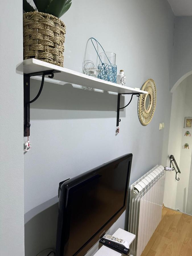 Garsonjera Zvezdara Apartment เบลเกรด ภายนอก รูปภาพ